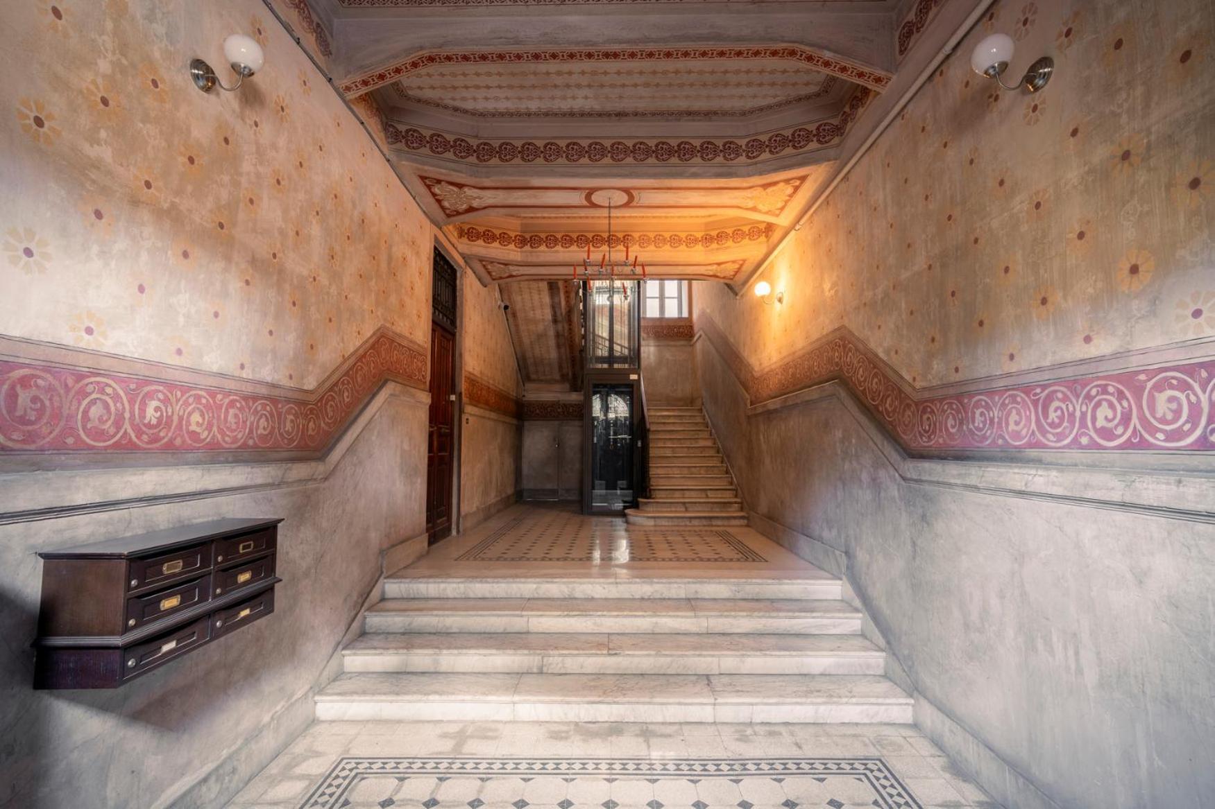 360Me Palace Messina Exterior photo